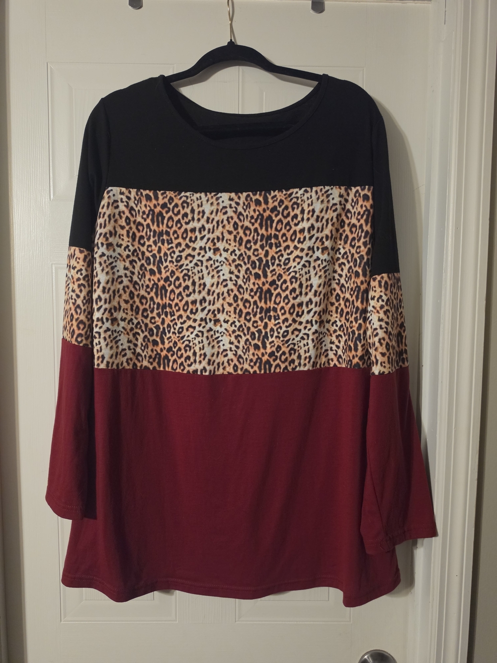 Black & Burgundy Leopard-Panel Women's Long Sleeve Top